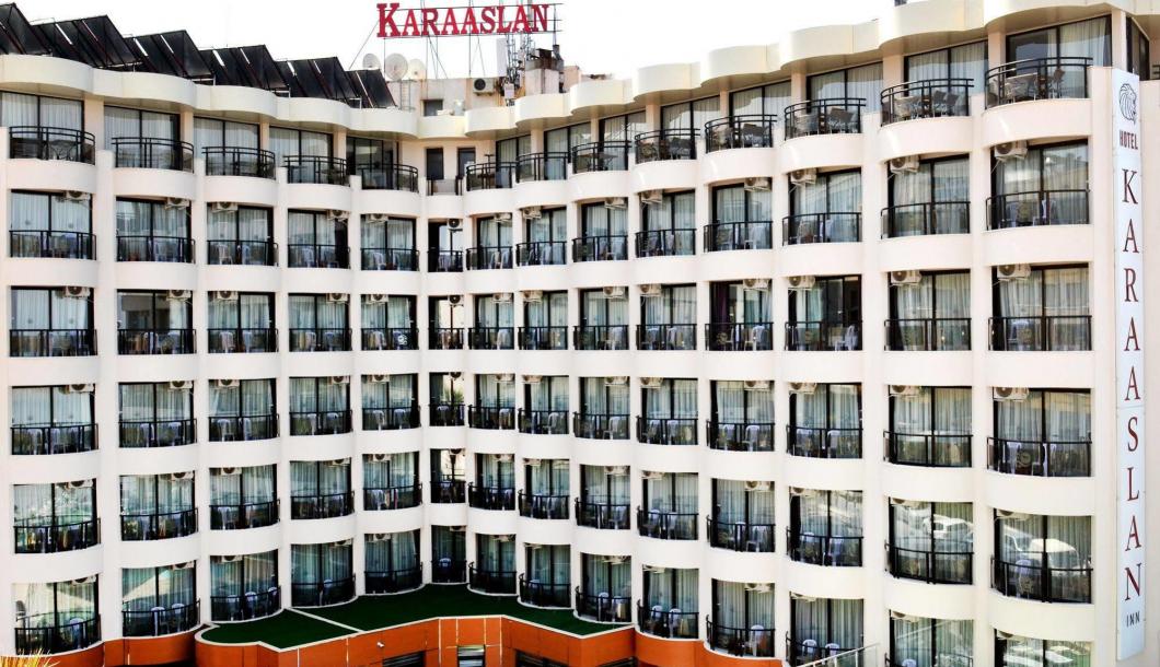 Hotel By Karaas