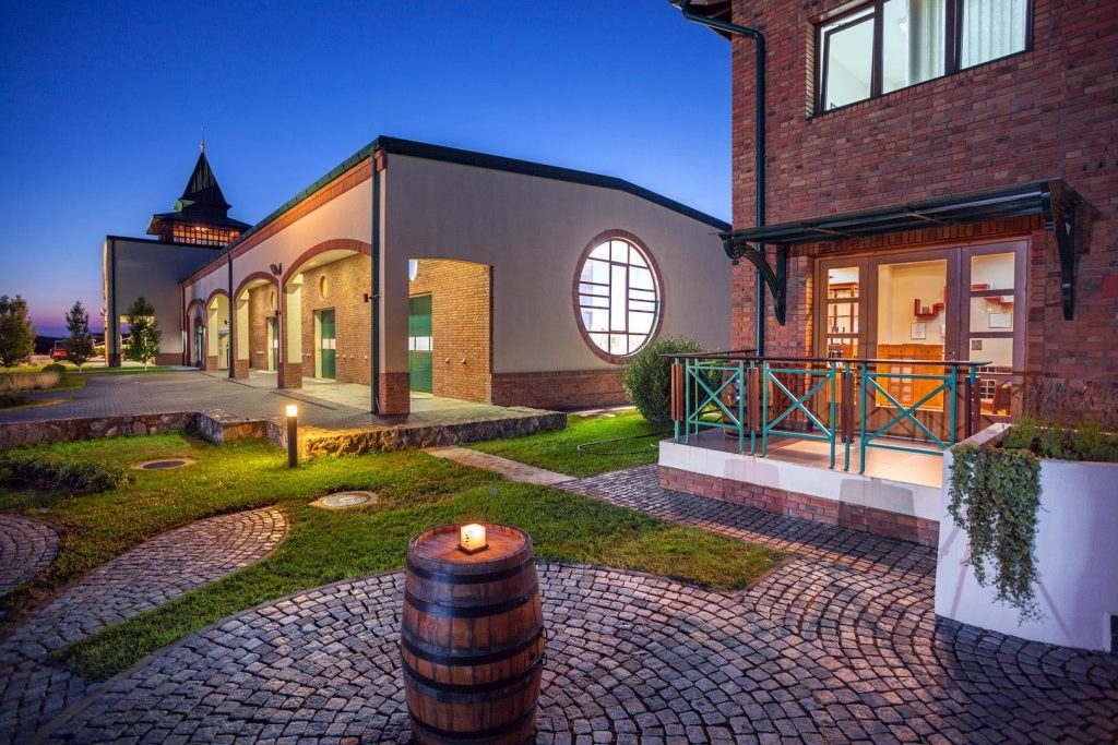 Fruškogorska vinska tura, Srbija - Fruška gora