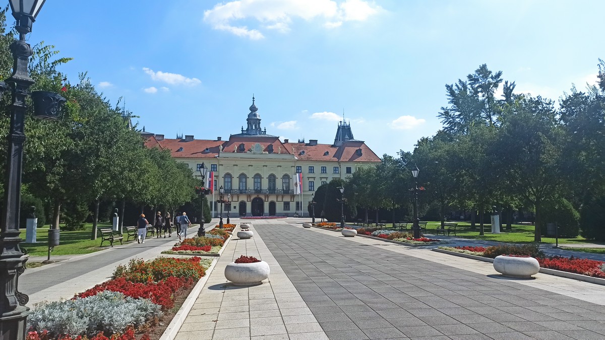 Tvrđava Bač - manastir Bođani - Sombor , Srbija - Vojvodina